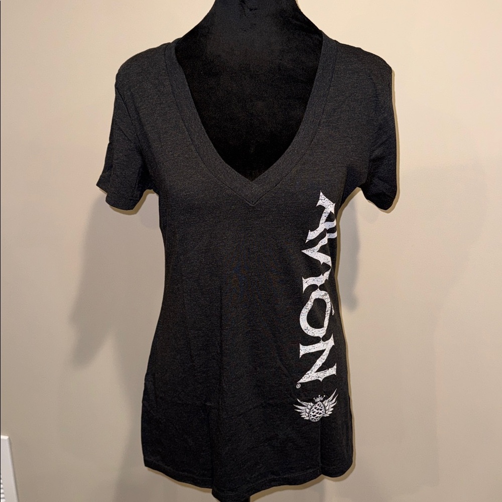 Avion Tequila gray V-neck soft T-Shirt sz M